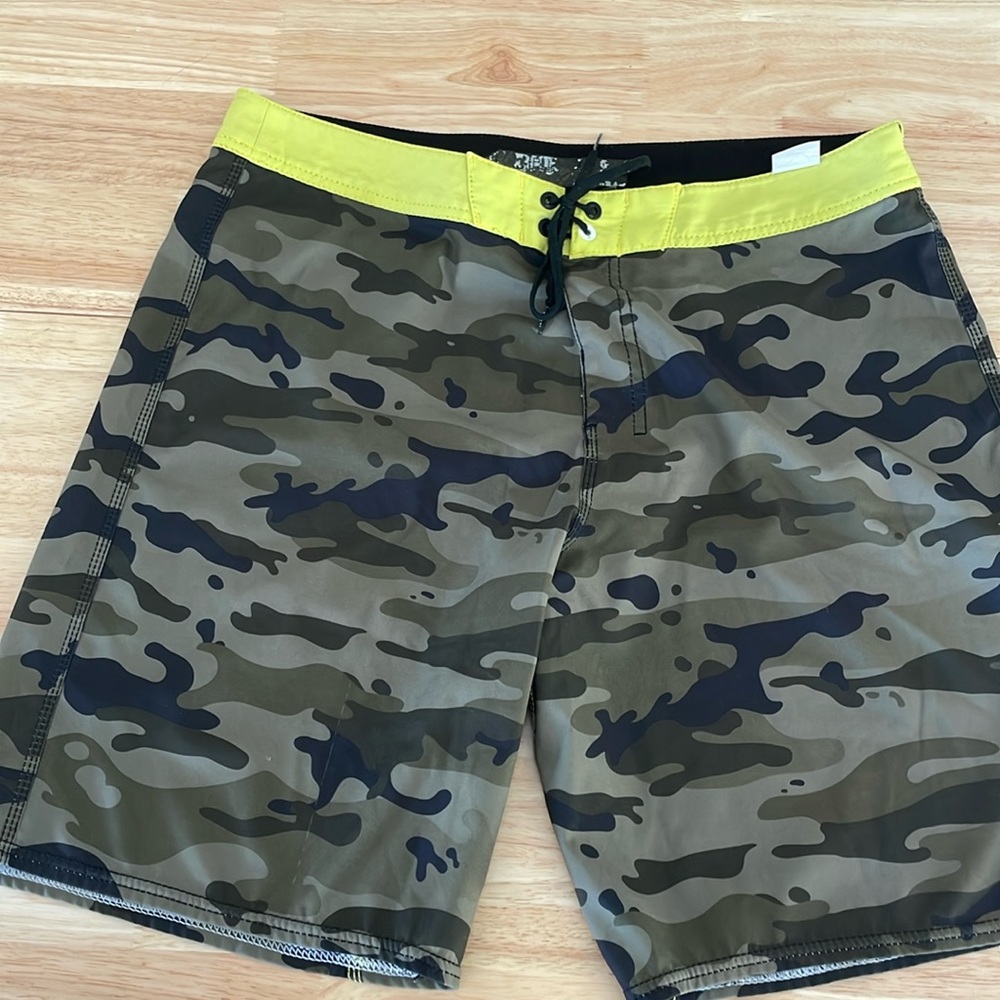 Billabong board shorts size 36